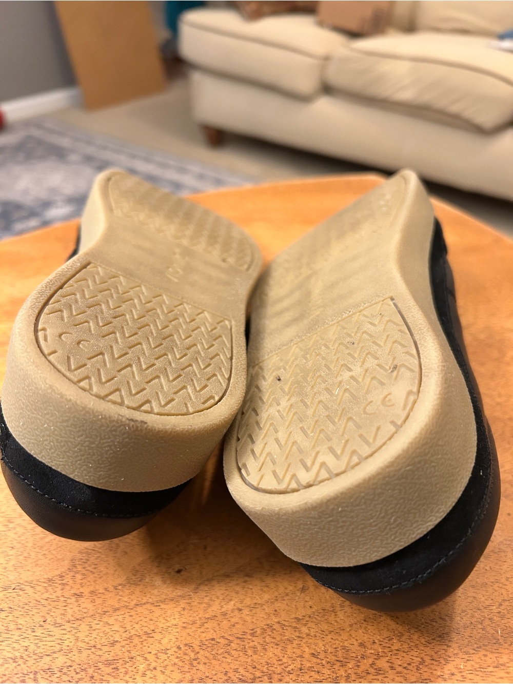 Vionic Thrive USA Slides – Women’s 9 Wide – Leather & Suede
